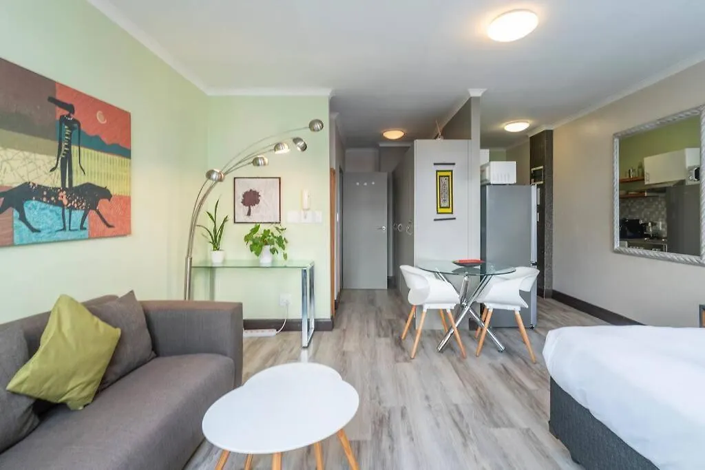 Appartement Stylish Studio In The Square Le Cap
